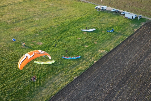 Descubra el vuelo en paramotor cerca de París