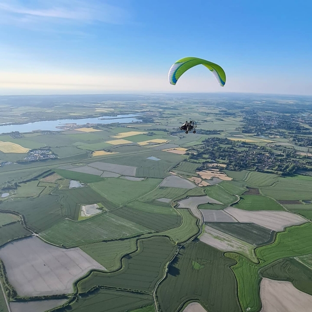  Vuelo en paramotor 