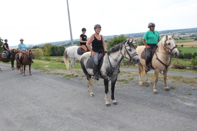  Pbaños a caballo en grupo 
