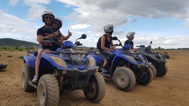  Recorriendo los caminos de Argeliers a bordo de un cuatrimoto 