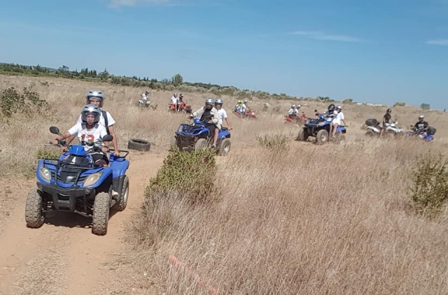  Pbaños en cuatrimoto en un circuito cerca de Narbonne 