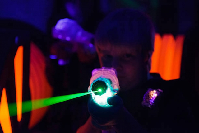 Fiesta de laser tag con tus amigos 