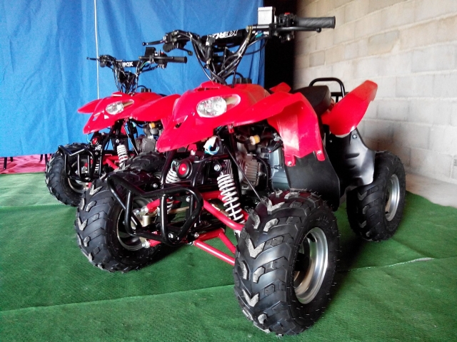  Dos quads aptos para niños 