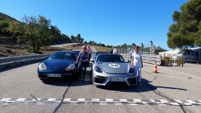 Porsche en el circuito 