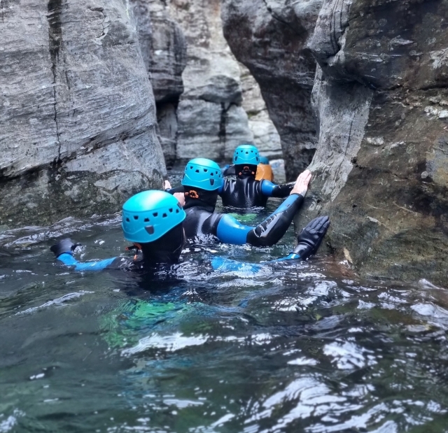  CANIONING DE MEDIO DÍA EN ARDèCHE 