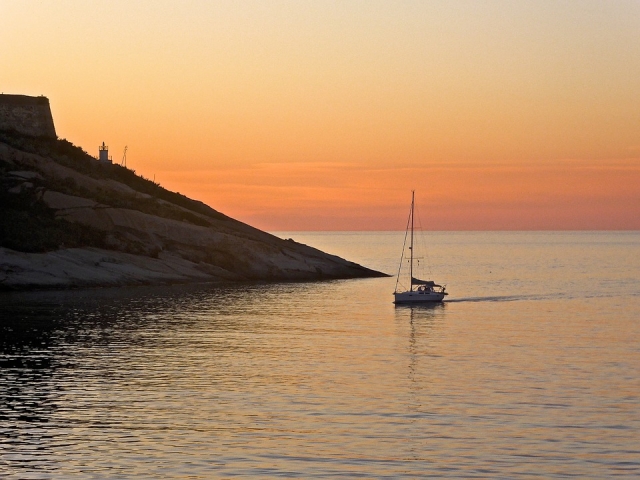 Día atardecer en barco Córcega 