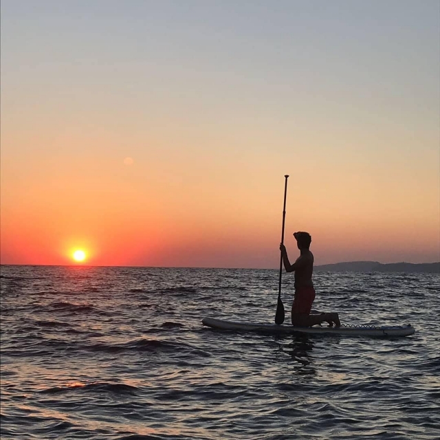  Remo al atardecer