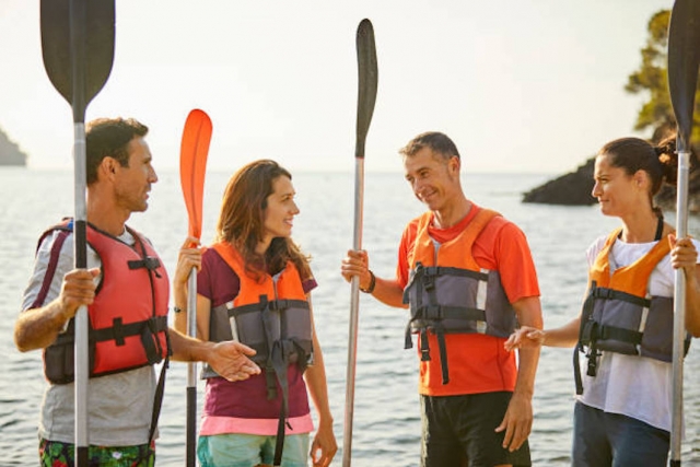  Grupo de 4 kayakistas 