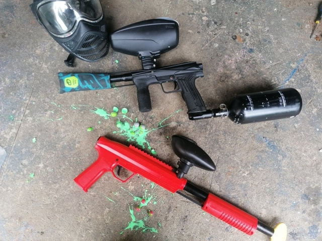  Uso de armas ficticias imitando armas reales 
