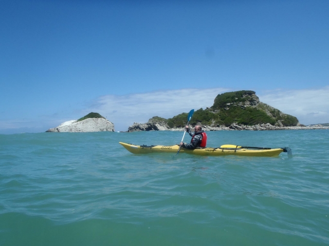  Kayak en aguas turquesas 