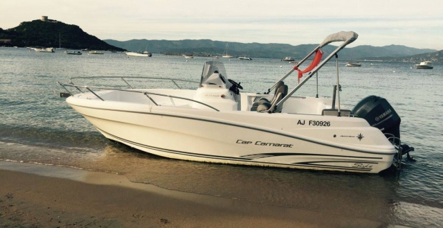  Renta de barco en la playa de Campomoro 