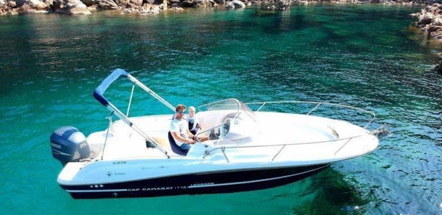  Renta de barco con licencia 