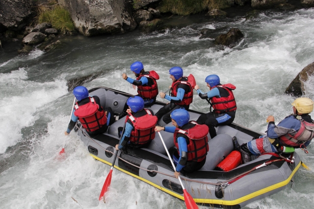  Descenso de rafting de 8 km 