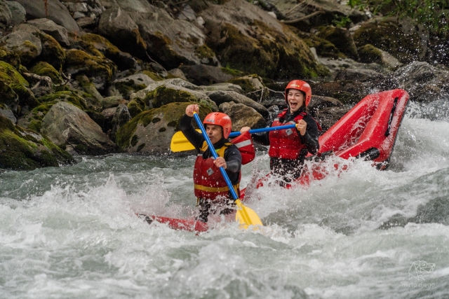  Remo en canoraft aguas turbulentas Gargantas de l'Isère