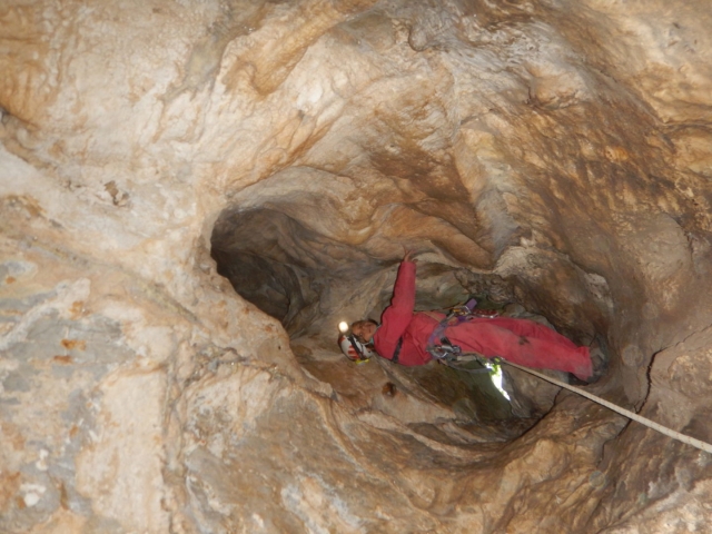  Rappel en la gruta 