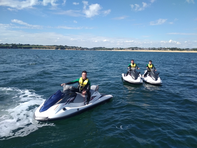 Navegación libre en jet ski 