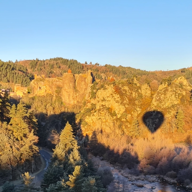 A su alrededor los parques naturales regionales de Auvernia Ródano Alpes 