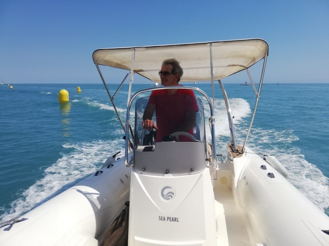 Renta de barco medio día