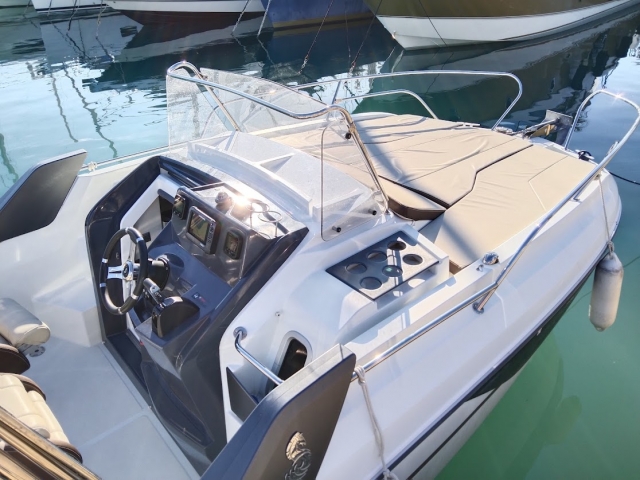  Relajación en la proa del barco 