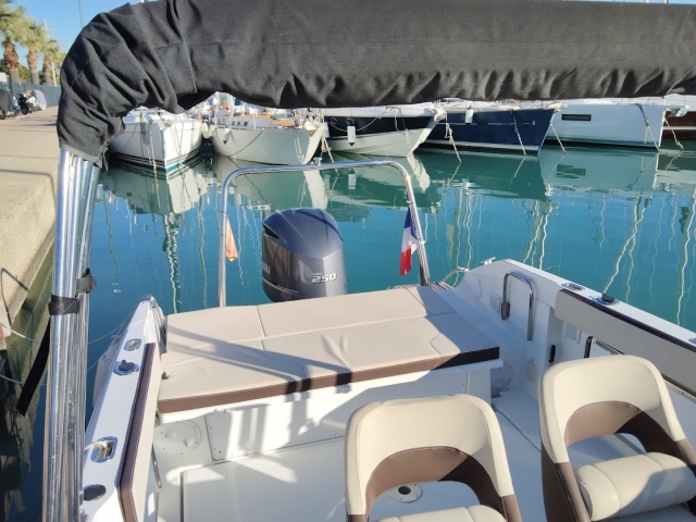  Rentar un barco en la Costa Azul 