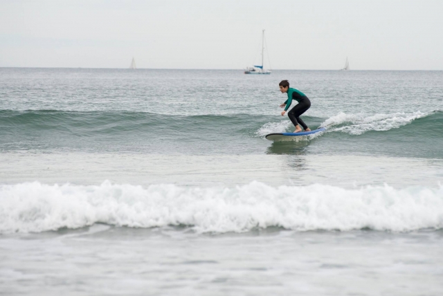  Aprende a surfear las olas 