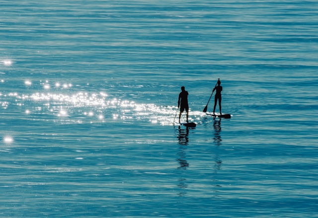  Pasear sobre el agua cristalina 