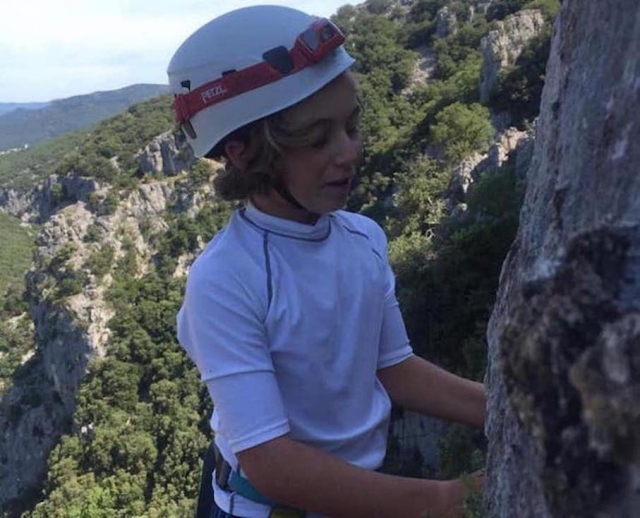  Niño en vía ferramarra 