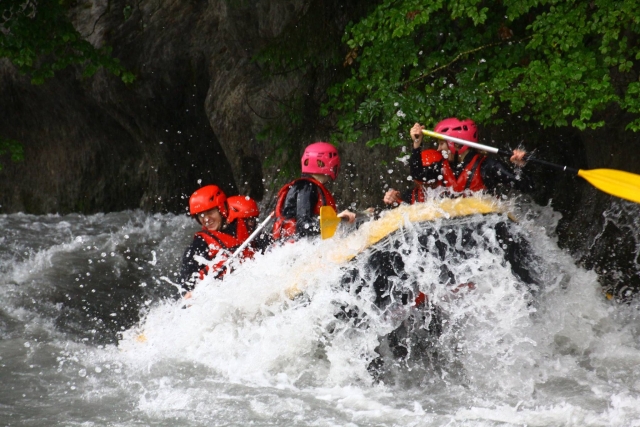 Rafting en los rápidos