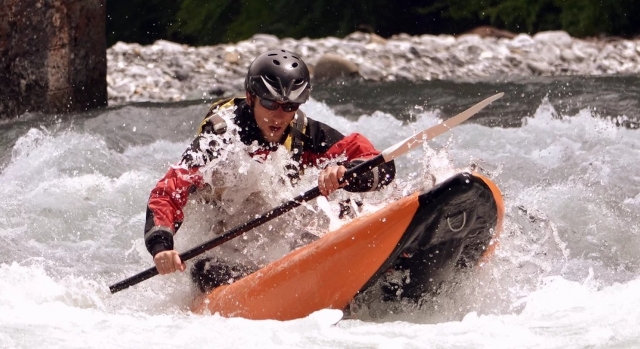Paseo en canoa en las Gorges des Tines 