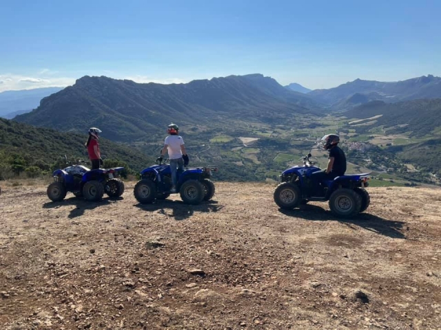  Paseo en cuatrimoto por la cerro 