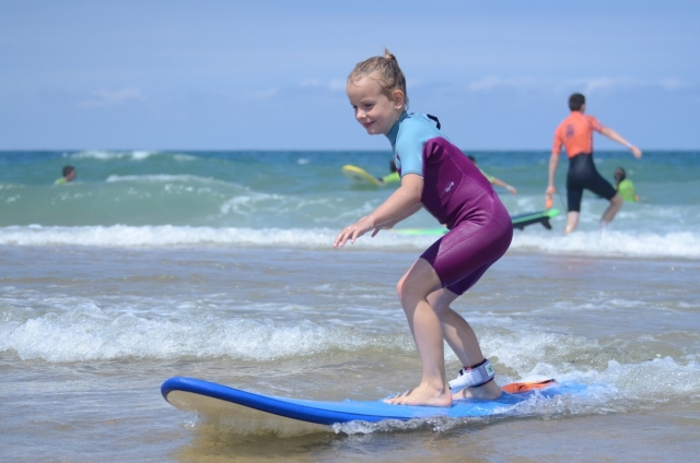  Surfea desde pequeño 