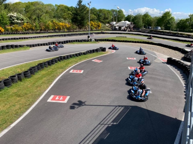  En plena sesión de karting 