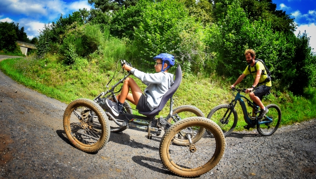  Paseo en vehículo todo terreno eléctrico 