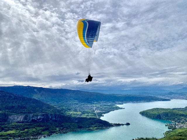  Vuelo en parapenle con instructor 
