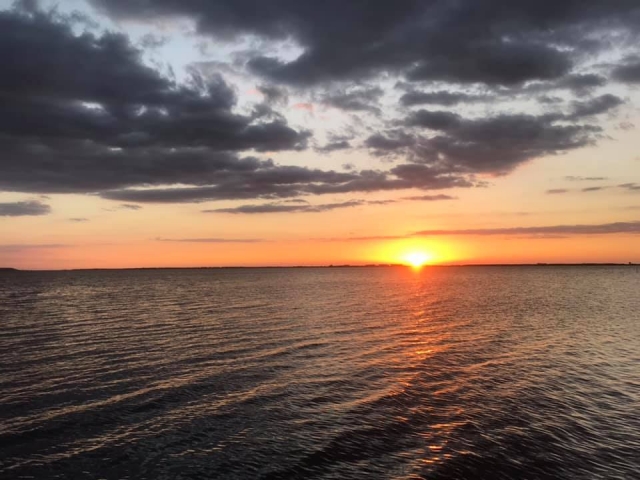 Atardecer sobre el mar Mediterráneo 