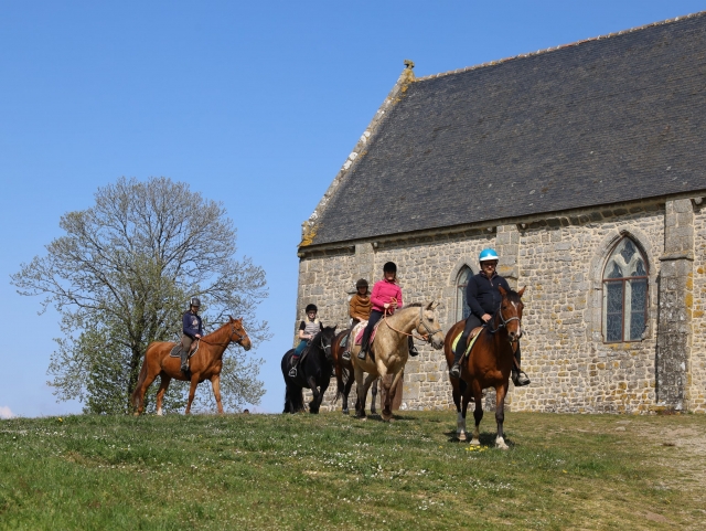  Visita a pueblos a caballo 