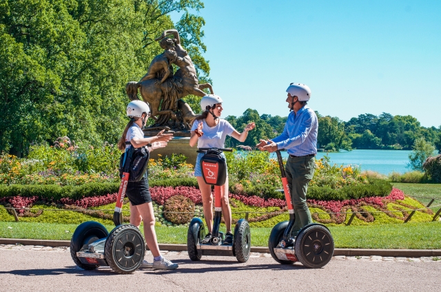  Frente a la entrada del Parc de la Tête d'Or 