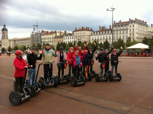  Grupo de participantes en el centro de la ciudad de Lyon 