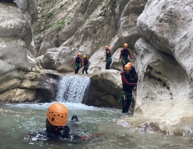  Descenso de barranquismo supervisado 