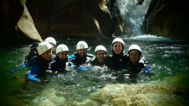  Grupo de amigos barranquismo