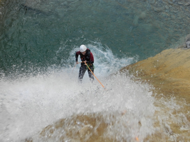 Rápel en el agua 
