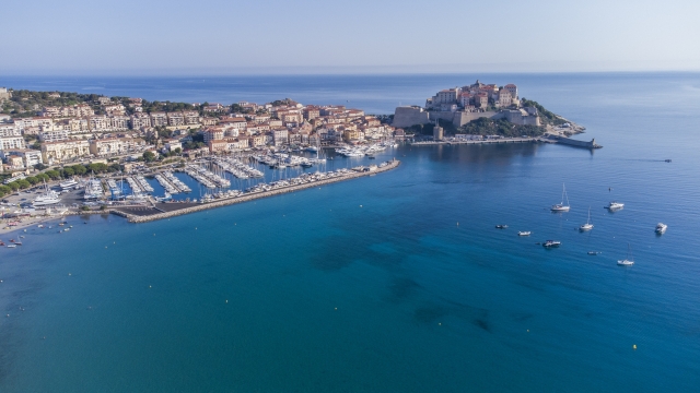  Magníficos paisajes de la Costa Azul vistos desde el helicóptero 