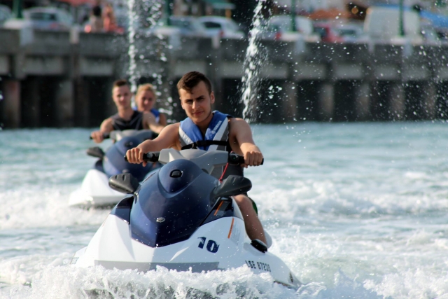  ¡Prueba el Jet Ski con tus amigos! 