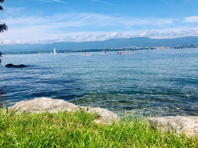  Relájale en el lago Lemán 