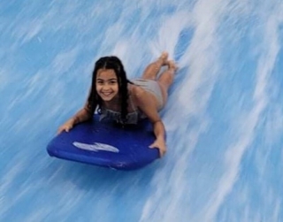 Surf interior para niños cerca de Marsella 30 min