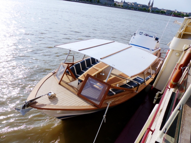 Barco en Burdeos 