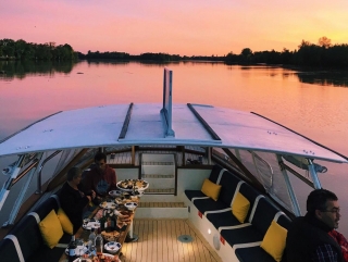 Renta de barco + patrón en el Garona 2 horas