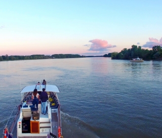 Renta de barco + patrón en el Garona 3 horas