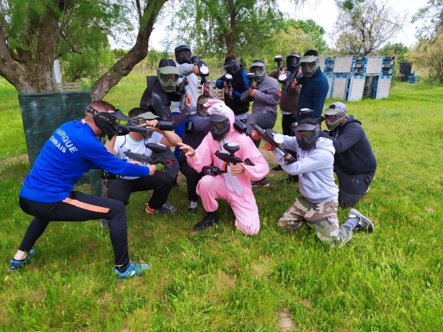 Equipo de jugadores de paintball