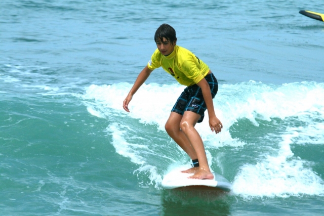  Surfeando hacia Bayona 